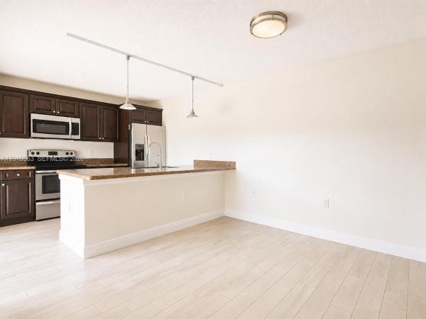 Waterside Luxury Townhomes, 824 Blue Ridge Cir, West Palm Beach, Florida 33409, image 2