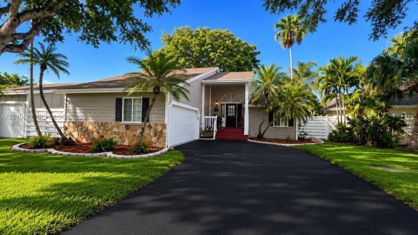 14510 SW 142nd Court Cir S, Unincorporated Dade County, Florida 33186, image 1