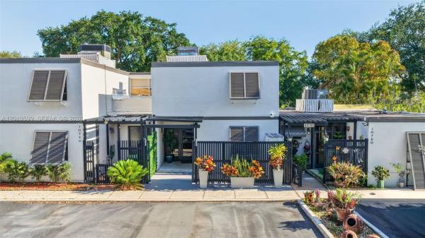 Villas Central, 10750 S Golfview Dr, Pembroke Pines, Florida 33026, image 1