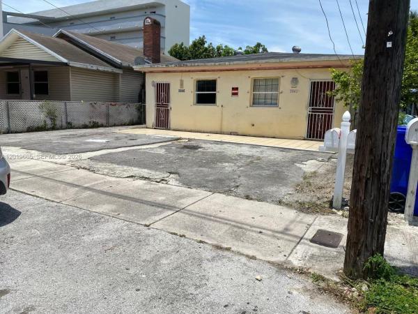 Westhaven, 2640 NW 23rd Ct, Miami, Florida 33142, image 2
