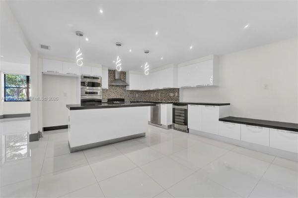 Villa Dorada, 20441 NE 30th Ave #106-9, Aventura, Florida 33180, image 3