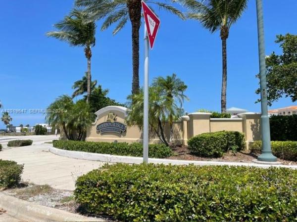 Harbour Isle West, 19 W Harbour Isle Dr W #103, Fort Pierce, Florida 34949, image 2