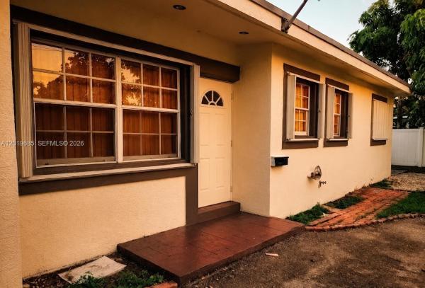 Beach Heights, 571 NE 172nd St, North Miami Beach, Florida 33162, image 1