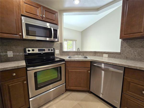 Summer Lake, 3457 NW 44th St #205, Oakland Park, Florida 33309, image 1