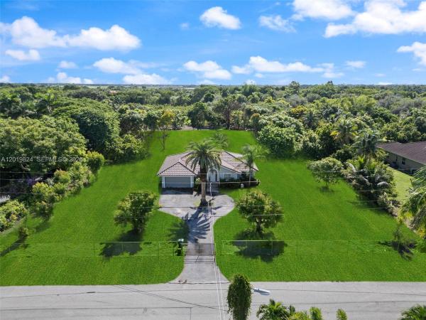16035 SW 173rd Ave, Unincorporated Dade County, Florida 33187, image 1