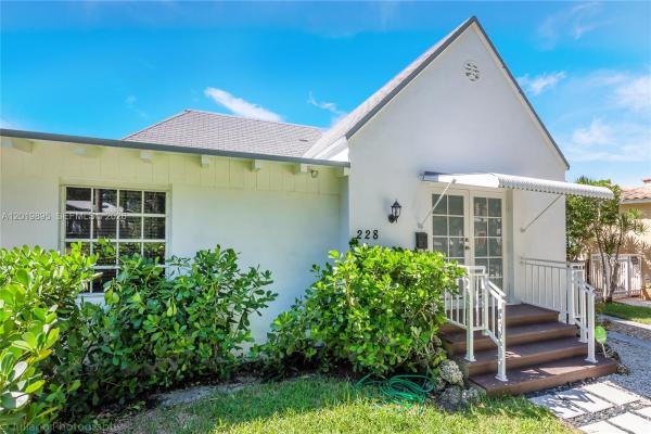 Brickell Hammock, 228 SW 23rd Rd #FRONT, Miami, Florida 33129, image 2