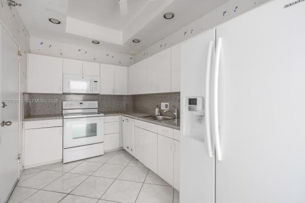 The Plaza Of Bal Harbour, 10185 Collins Ave #PH08, Bal Harbour, Florida 33154, image 1