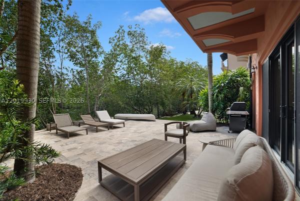 Royal Harbour Yacht Club, 6226 Paradise Point Dr, Palmetto Bay, Florida 33157, image 2
