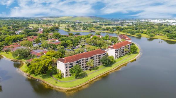Applewood Village 2, 2768 S Carambola Cir S #401, Coconut Creek, Florida 33066, image 1