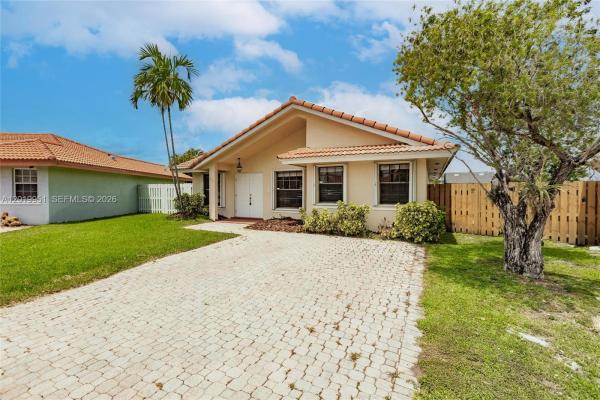 8359 NW 189th Street Rd, Hialeah, Florida 33015, image 1
