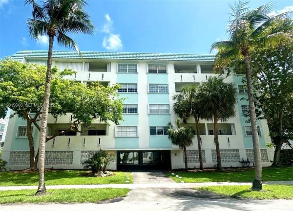 Blue Pelican, 300 Galen Dr #206, Key Biscayne, Florida 33149, image 1