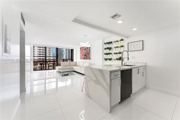 Charter Club, 600 NE 36th St #1111, Miami, Florida 33137, image 1