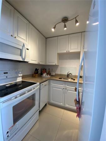 5050 Building, 5050 NW 7th St #312, Miami, Florida 33126, image 1