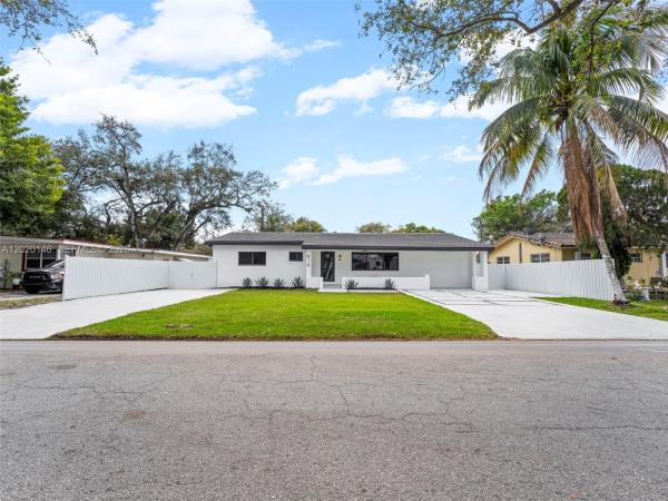 610 NE 164th Ter, Unincorporated Dade County, Florida 33162, image 1