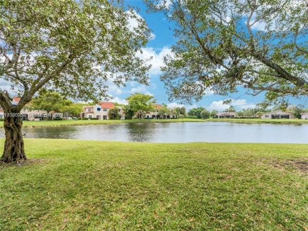 Weston Lakes 21, 436 Lakeview Dr #203, Weston, Florida 33326, image 1