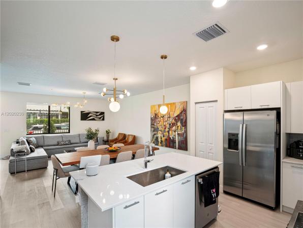 4534 NW 83rd Ave, Doral, Florida 33166, image 1