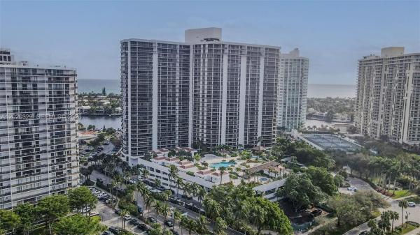 Hamptons West, 20281 E Country Club Dr #2101, Aventura, Florida 33180, image 1