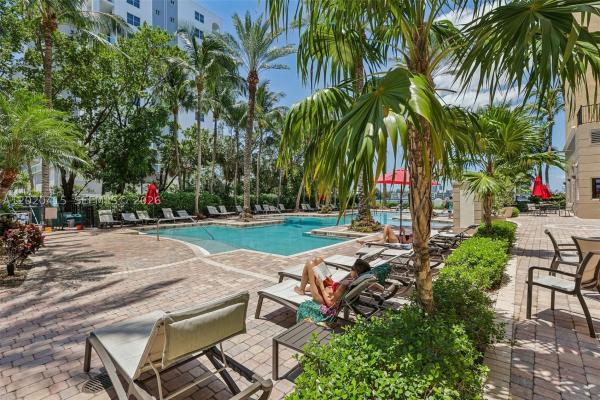 Porto Bellagio, 17150 N Bay Rd #2808, Sunny Isles Beach, Florida 33160, image 1