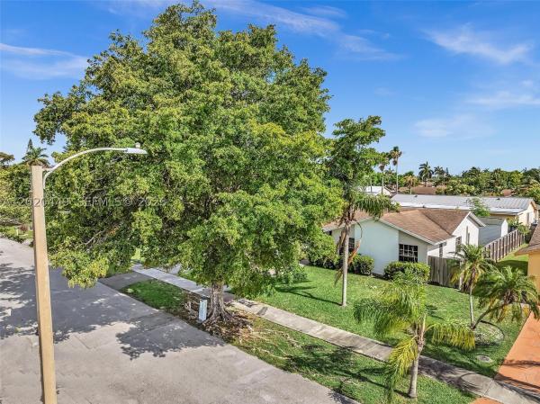 11061 SW 163rd St, Unincorporated Dade County, Florida 33157, image 2