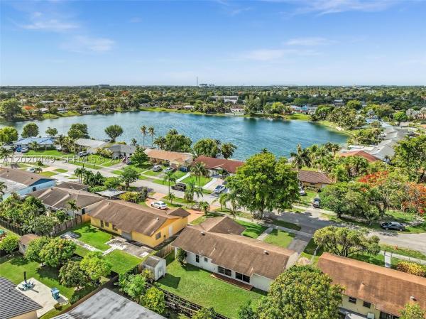 11061 SW 163rd St, Unincorporated Dade County, Florida 33157, image 1