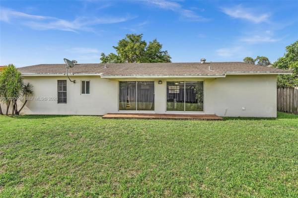 11061 SW 163rd St, Unincorporated Dade County, Florida 33157, image 1