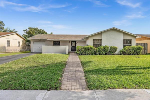11061 SW 163rd St, Unincorporated Dade County, Florida 33157, image 1