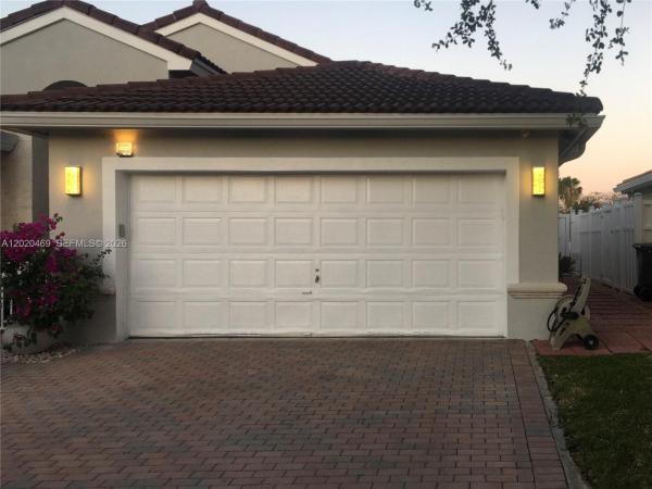 Banyan Oakridge, 5032 SW 34th Ter, Hollywood, Florida 33312, image 1