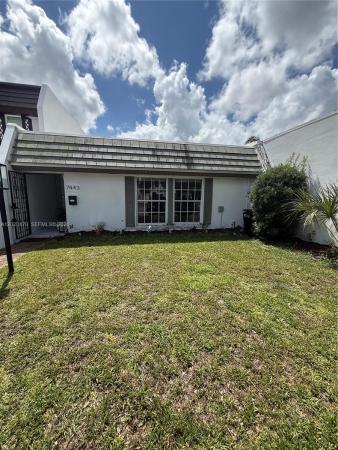 Miami Lakes Golf Course Village, 7443 Twin Sabal Dr, Miami Lakes, Florida 33014, image 1