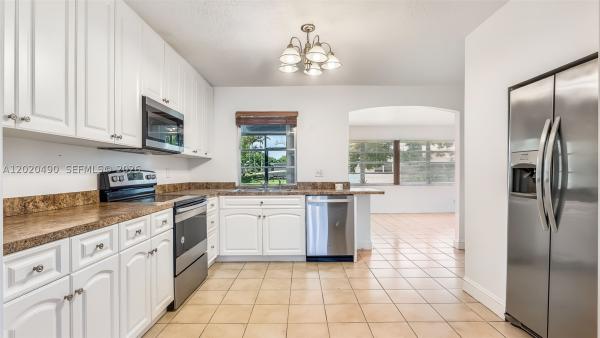 Pasadena Lakes, 500 NW 96th Ter, Pembroke Pines, Florida 33024, image 2