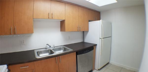 The White House, 13700 NE 6th Ave #113, North Miami, Florida 33161, image 3