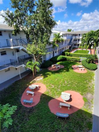 The White House, 13700 NE 6th Ave #113, North Miami, Florida 33161, image 1