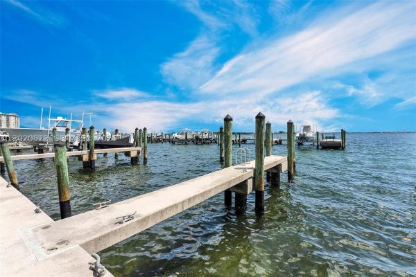1000 Quayside Ter #701, Unincorporated Dade County, Florida 33138, image 2