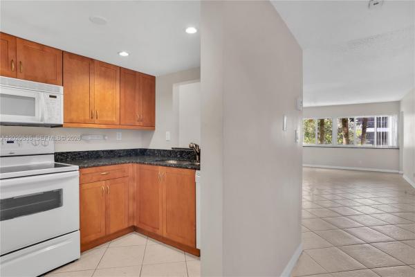 Racquet Club Village, 100 Lakeview Dr #201, Weston, Florida 33326, image 1