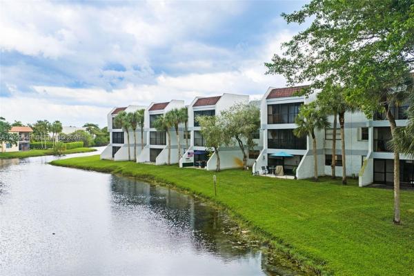 Racquet Club At Bonaventure, 200 Lakeview Dr #113, Weston, Florida 33326, image 1