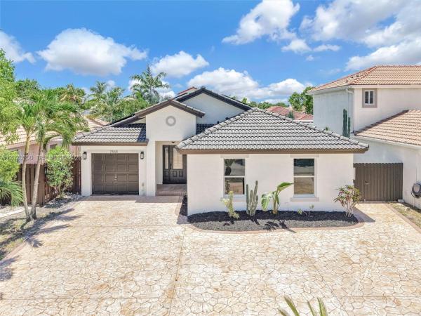 7868 NW 194th St, Hialeah, Florida 33015, image 1