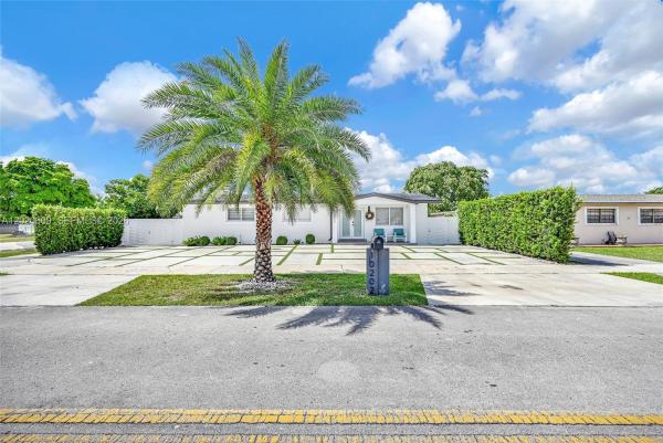 10202 SW 33rd St, Unincorporated Dade County, Florida 33165, image 1