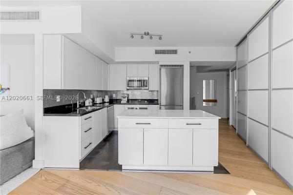 Mint At Riverfront, 92 SW 3rd St #1201, Miami, Florida 33130, image 3