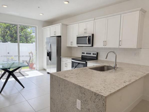 Merrick Square, 217 SW 170th Ave, Pembroke Pines, Florida 33027, image 1