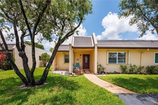 108 Lake Terry Dr #108, West Palm Beach, Florida 33411, image 1