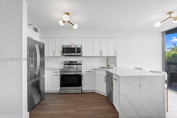Mystic Pointe Tower 200, 19101 NE 36th Ct #402, Aventura, Florida 33180, image 1