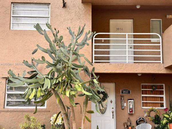 5953 W 28th Ave #24, Hialeah, Florida 33016, image 1