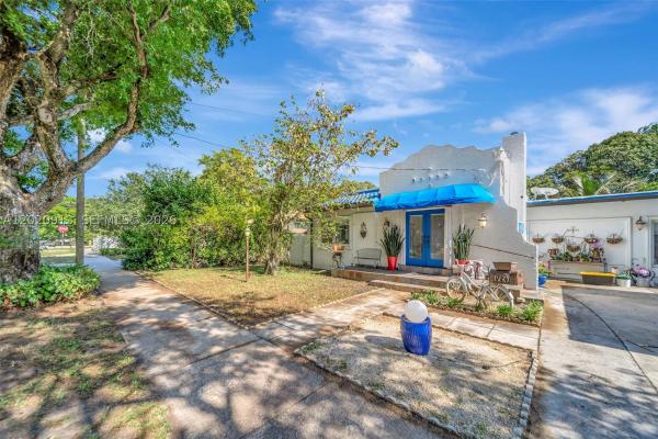 Irons Manor, 860 NE 127th St, North Miami, Florida 33161, image 3