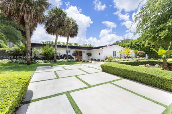 8200 SW 102nd St, Unincorporated Dade County, Florida 33156, image 1