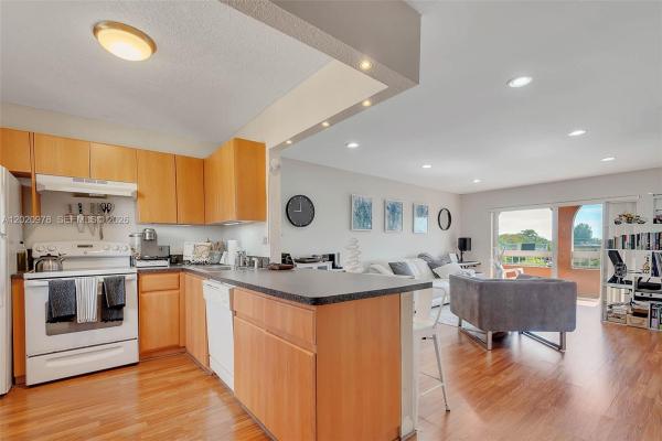 7701 Camino Real #A-416, Unincorporated Dade County, Florida 33143, image 1
