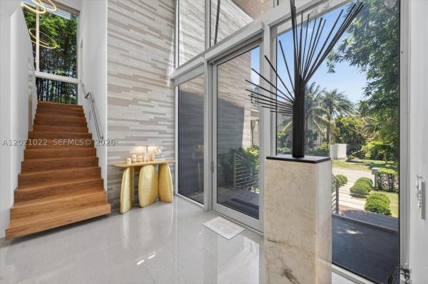 Biscayne Key Estates, 625 Curtiswood Dr, Key Biscayne, Florida 33149, image 3