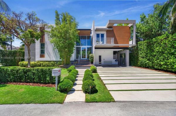Biscayne Key Estates, 625 Curtiswood Dr, Key Biscayne, Florida 33149, image 1