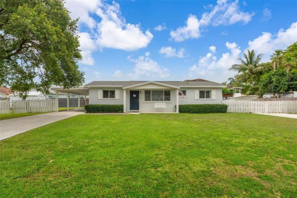 16325 SW 276th Ter, Homestead, Florida 33031, image 1