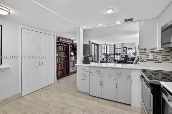 Waterview 2, 20515 E Country Club Dr #2248, Aventura, Florida 33180, image 1