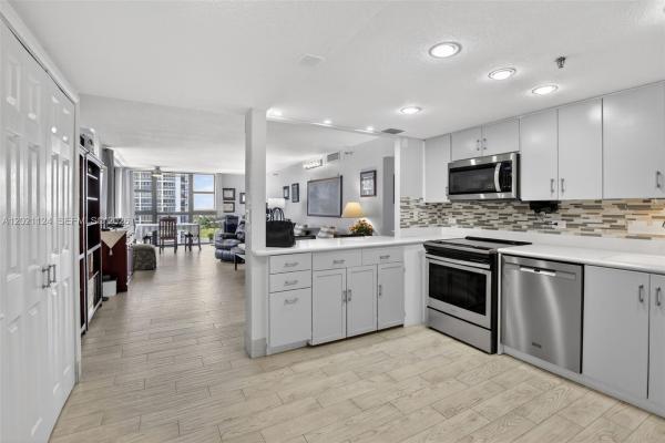 Waterview 2, 20515 E Country Club Dr #2248, Aventura, Florida 33180, image 1