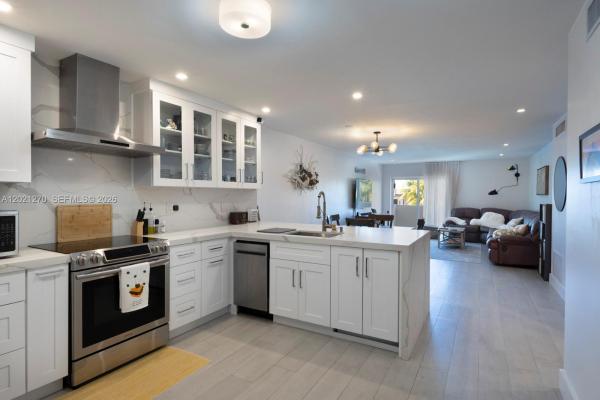 Admiral Farragut, 6815 Edgewater Dr #307, Coral Gables, Florida 33133, image 1